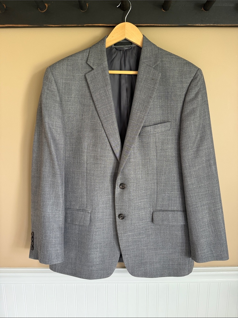 Ralph Lauren- Classic Gray Men's Suit Jacket, 41R